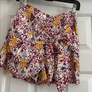 ZARA FRONT TIE SKORT-Size Medium. Side zipper.